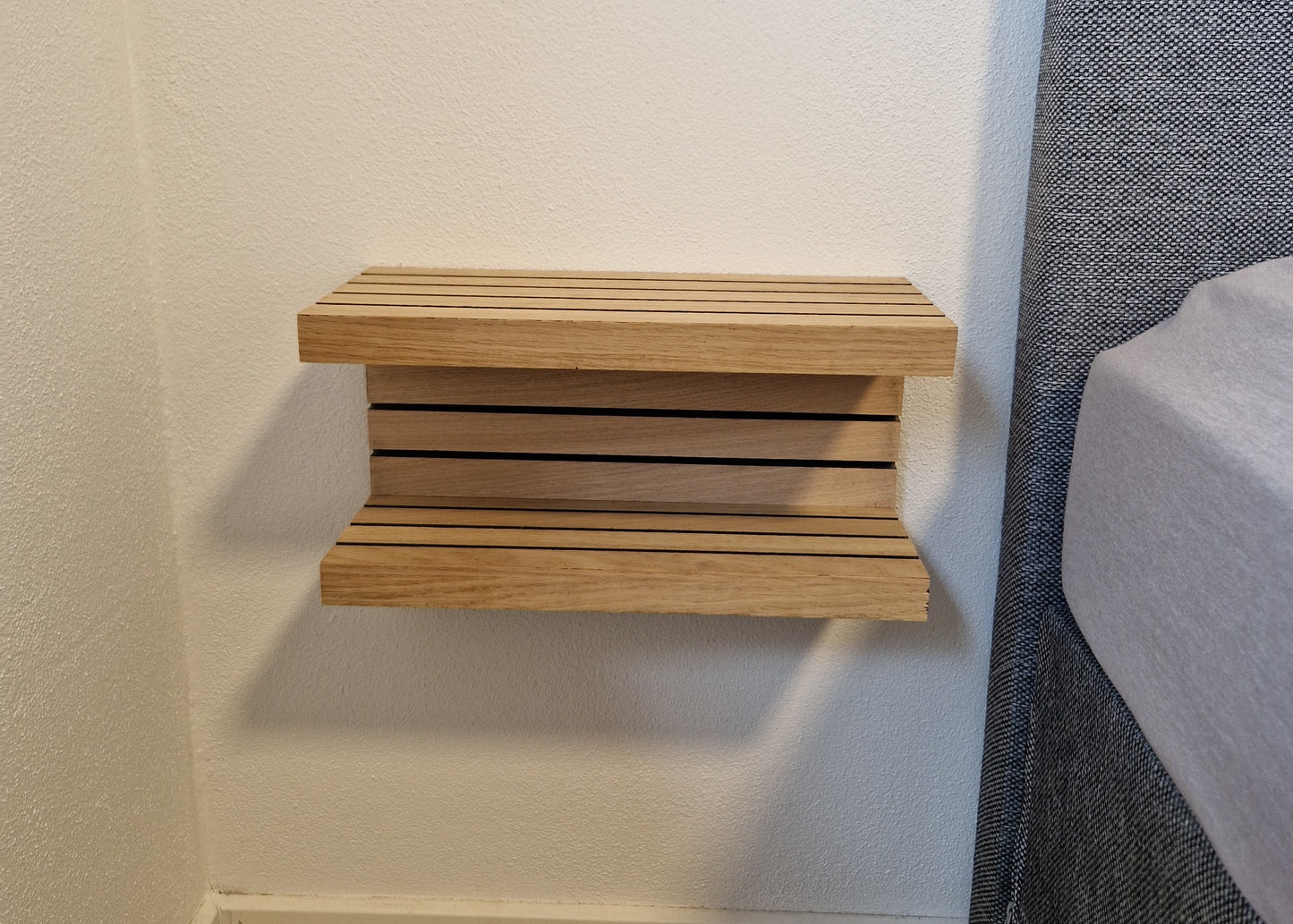 Senge bord/ Hylde