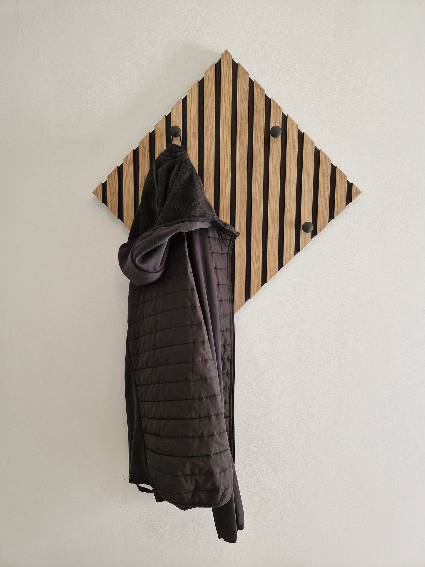 Acoustic coat rack